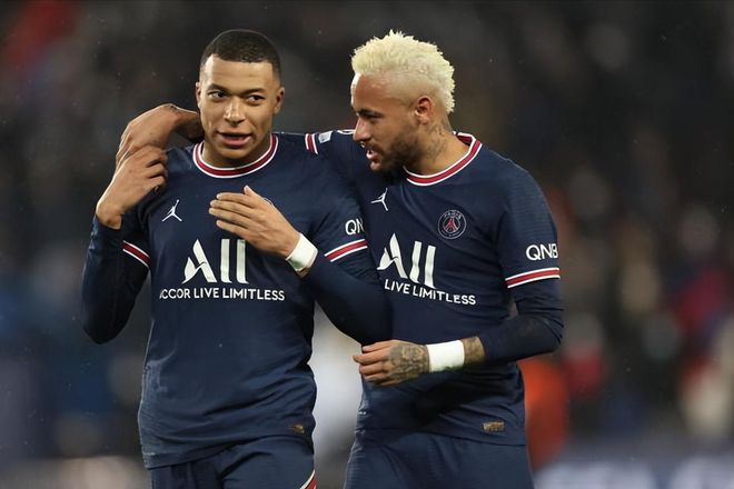 F1车手市场最新动向：哈贾尔顺利取代角田裕毅，红牛阵容迎来重要调整（F1转会风云：哈贾尔顶替角田裕毅，红牛车队阵容大调整）