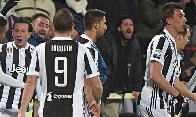 网传视频浙江U20全运会输球后被球迷训话，王钰栋摇头离开（网传浙江U20全运会失利后遭球迷当面指责，王钰栋摇头转身离场）